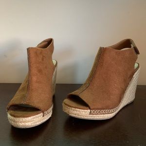 Rusty Brown Suede wedges